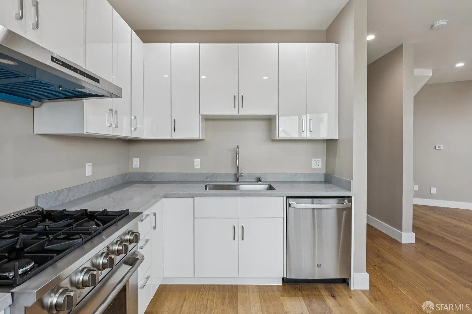 2 Lupine Ave — Photo 4