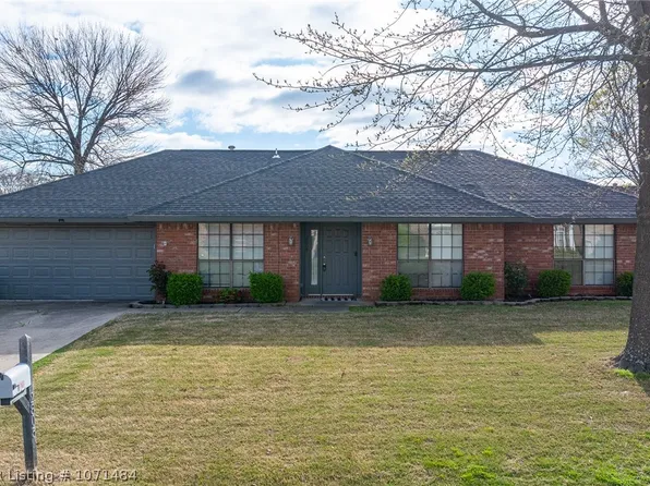 2805 S 96th St, Fort Smith, AR 72903