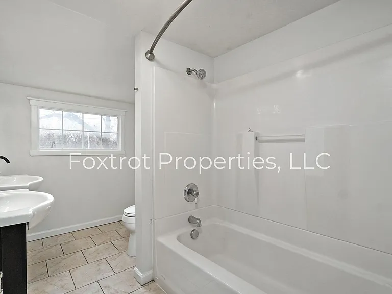 1609 E Cherry St — Photo 19