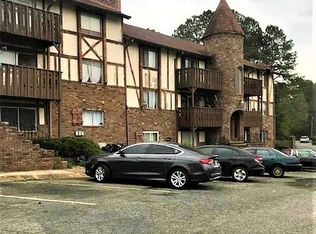 215 Camelot Dr, College Park, GA 30349