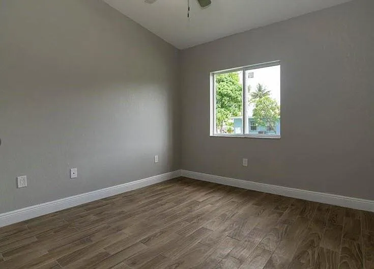 1138 NW 1st Ave — Photo 14