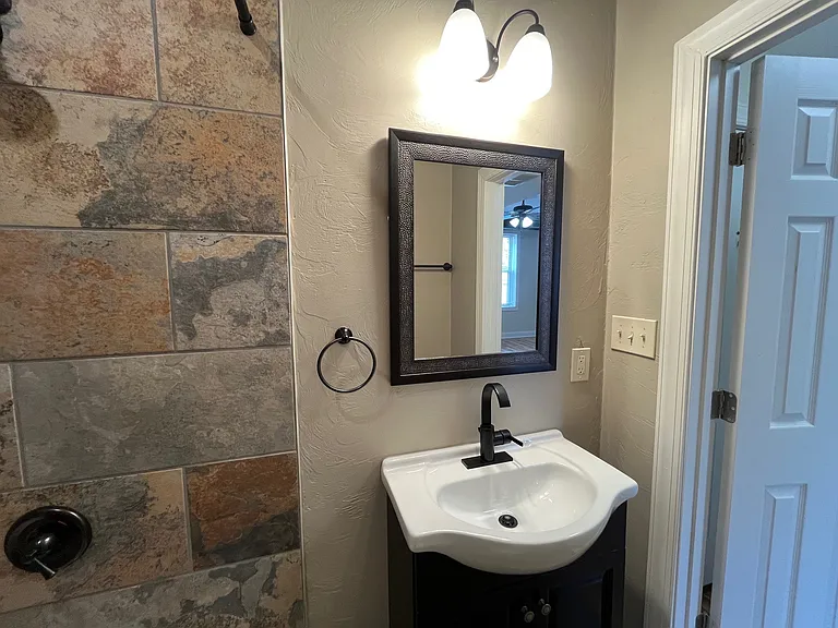 100 S 22nd St #13 — Photo 19