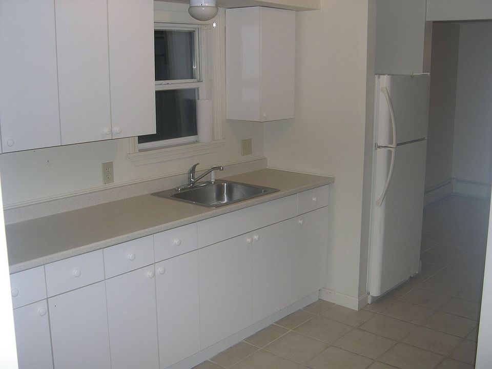 New kitchen w/ appliances