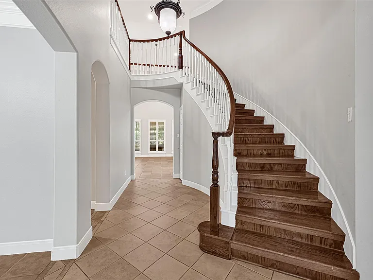 8619 Arranmore Ln — Photo 3