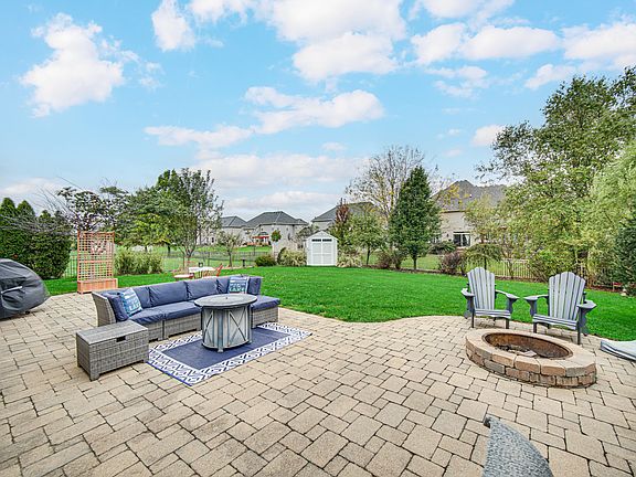 3rd image of 2431 Bauer Rd
