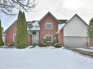 14150 Barton Dr, Shelby Township, MI 48315