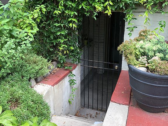 Entrance to apartment
