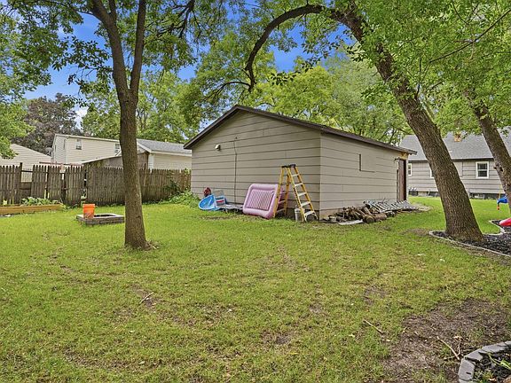 5th image of 615 16th St SW