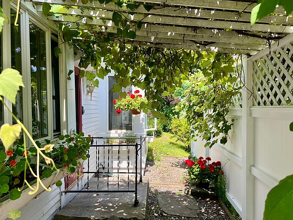 3rd image of 59 Cedar Street
