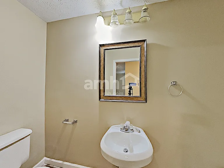 375 Saybrooke Xing — Photo 11