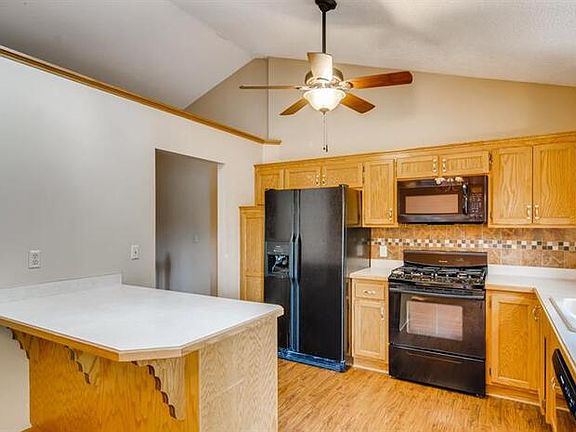 5th image of 13162 Jenkins St NE