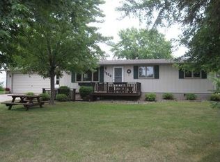 1550 River Rd, Windom, MN 56101