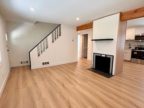 4th image of 6007 Crawford Dr