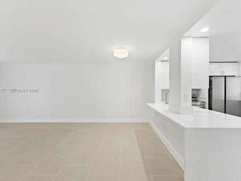 319 NE 14th Ave #201 — Photo 7
