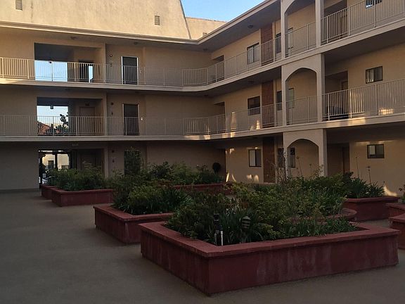 3rd image of 221 E Lexington Dr APT 105
