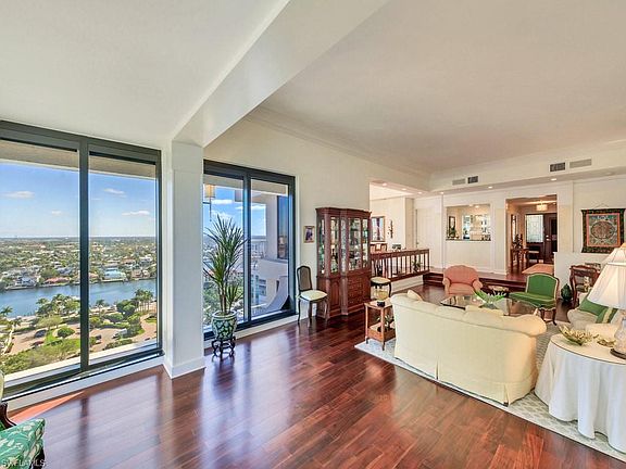 5th image of 4301 Gulf Shore Blvd N