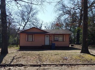 1110 W Noble St, Troup, TX 75789