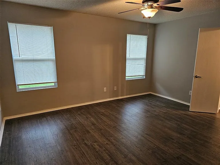 9825 George Washington Dr — Photo 6