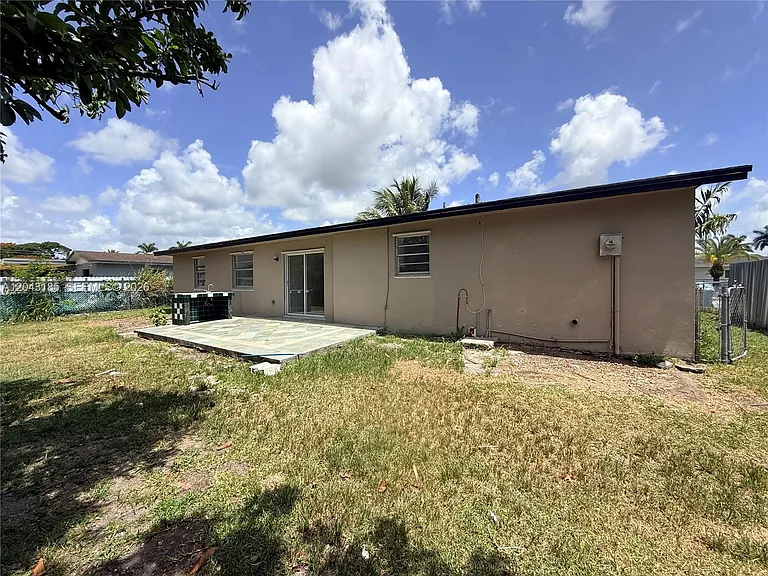 14330 SW 289th St — Photo 15