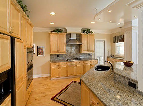 5th image of 30 Pickett Pl