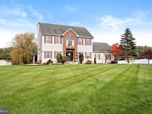 6 Maria Dr, New Egypt, NJ 08533