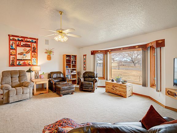 3rd image of 1175 Manzanito Dr