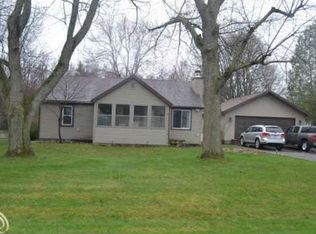 2291 Newberry Rd, Waterford, MI 48329