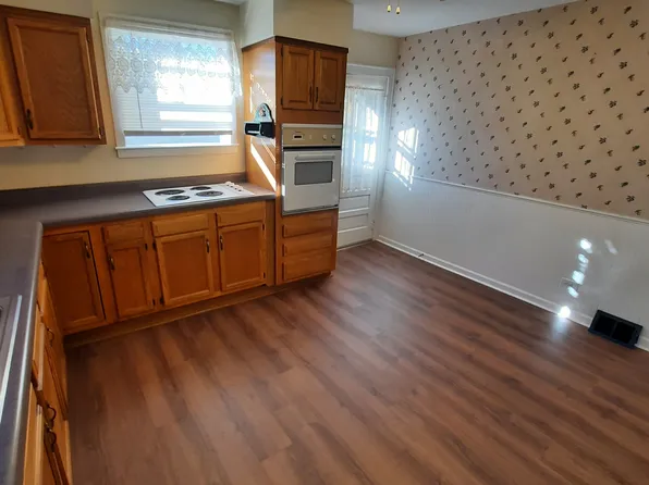 222 W South St, Mascoutah, IL 62258