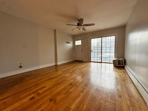 3rd image of 261 Tompkins Ave #2GR