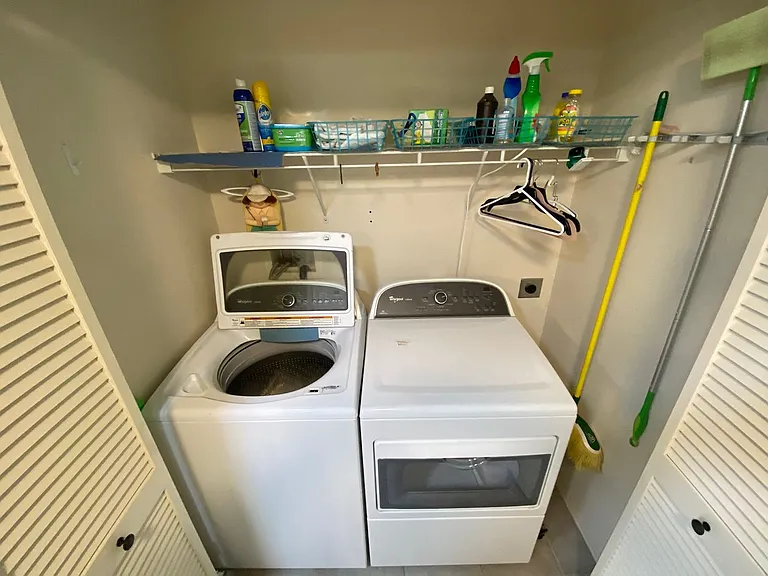 440 Canterbury Ct — Photo 18