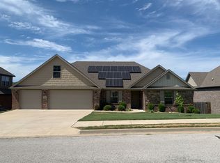 Abbey Ln, Centerton, AR 72719