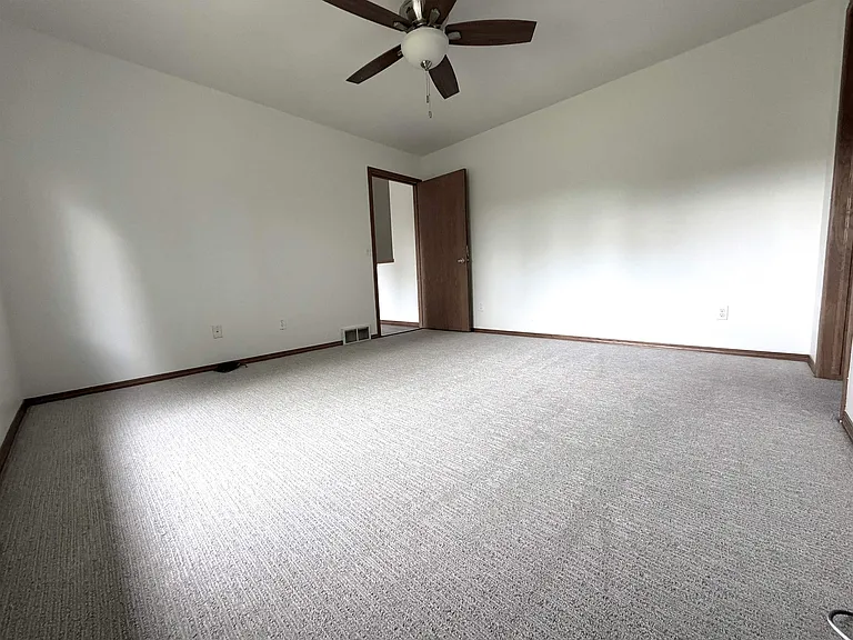1217 Glacier Hill Dr — Photo 13