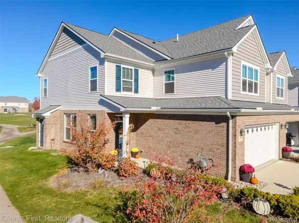 8657 Pioneer St, Washington, MI 48094