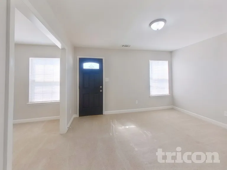 506 Glencroft Dr — Photo 4