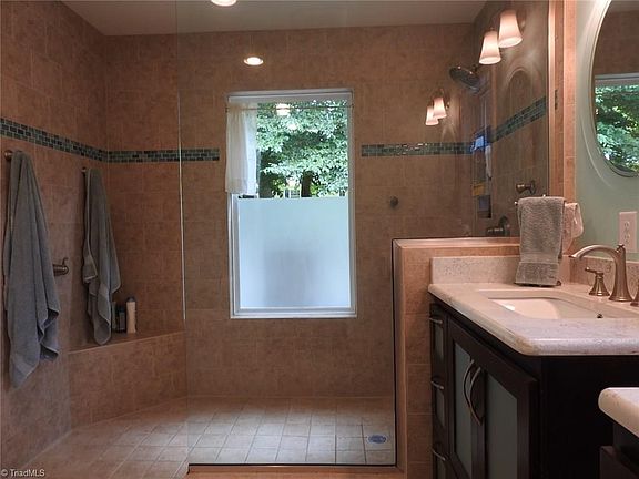 4th image of 6 Wild Partridge Ct