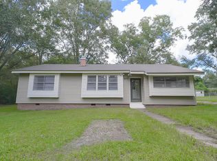 100 Gulf Camp Rd, Lumberton, MS 39455