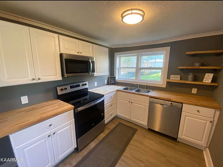 206 Ferry St — Photo 11