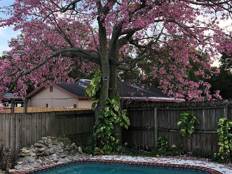 1st image of 6705 Village Grove Ct