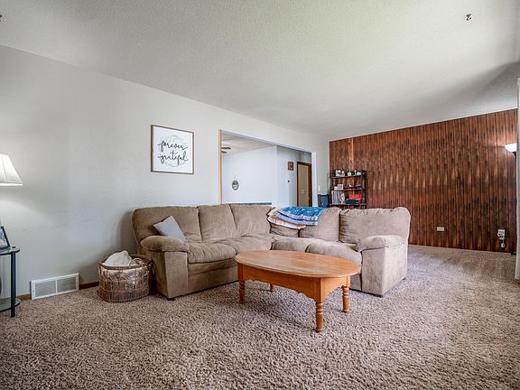 5th image of 416 8th Ave