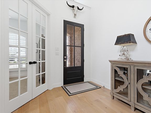 2nd image of 628 Florence Trl