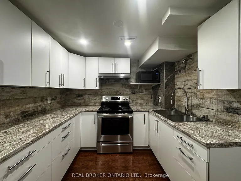 34 Engel Cres #A — Photo 11