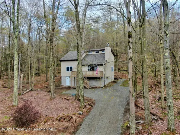 1013 Hemlock Way, Newfoundland, PA 18445