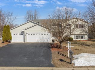 265 Columbine Ln, Shakopee, MN 55379