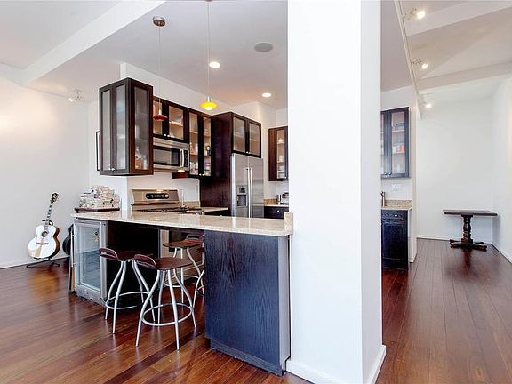 5th image of 251-253 W 19th St #7B