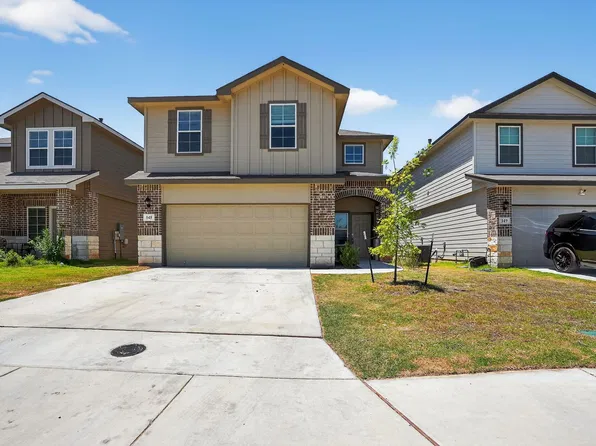 145 Honors St, Floresville, TX