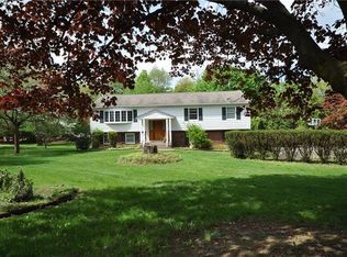 31 Cragmere Rd, Airmont, NY 10901