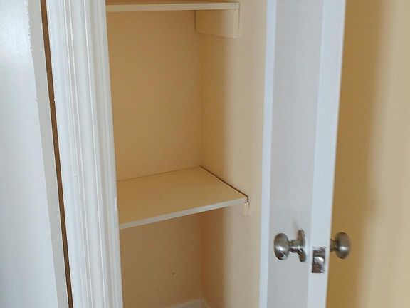5th image of 41 Davis Ave
