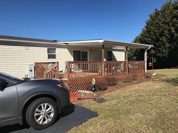 4th image of 165 Chestnut Meadows Dr