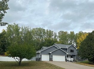 1020 Falls Curv, Chaska, MN 55318