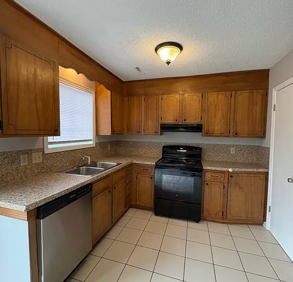 1110 Arbor Dr #6 — Photo 3